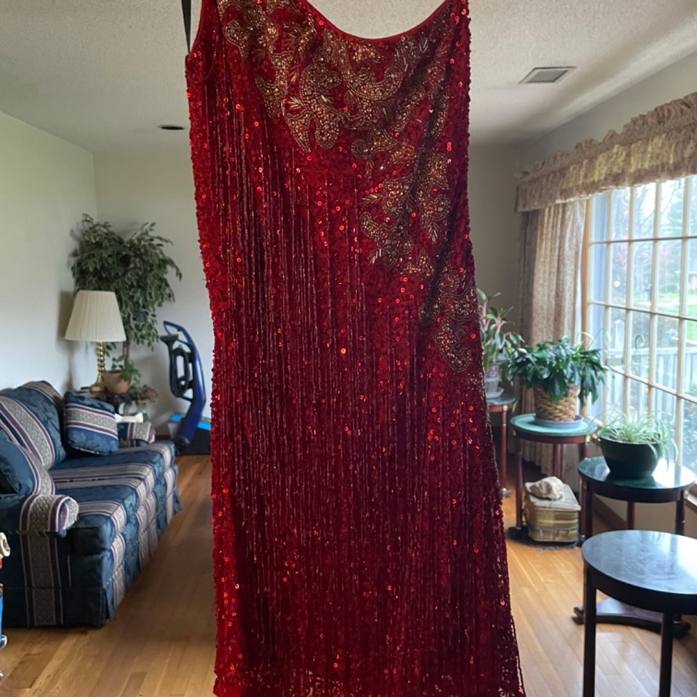 Dress - Picture 3 of 3
